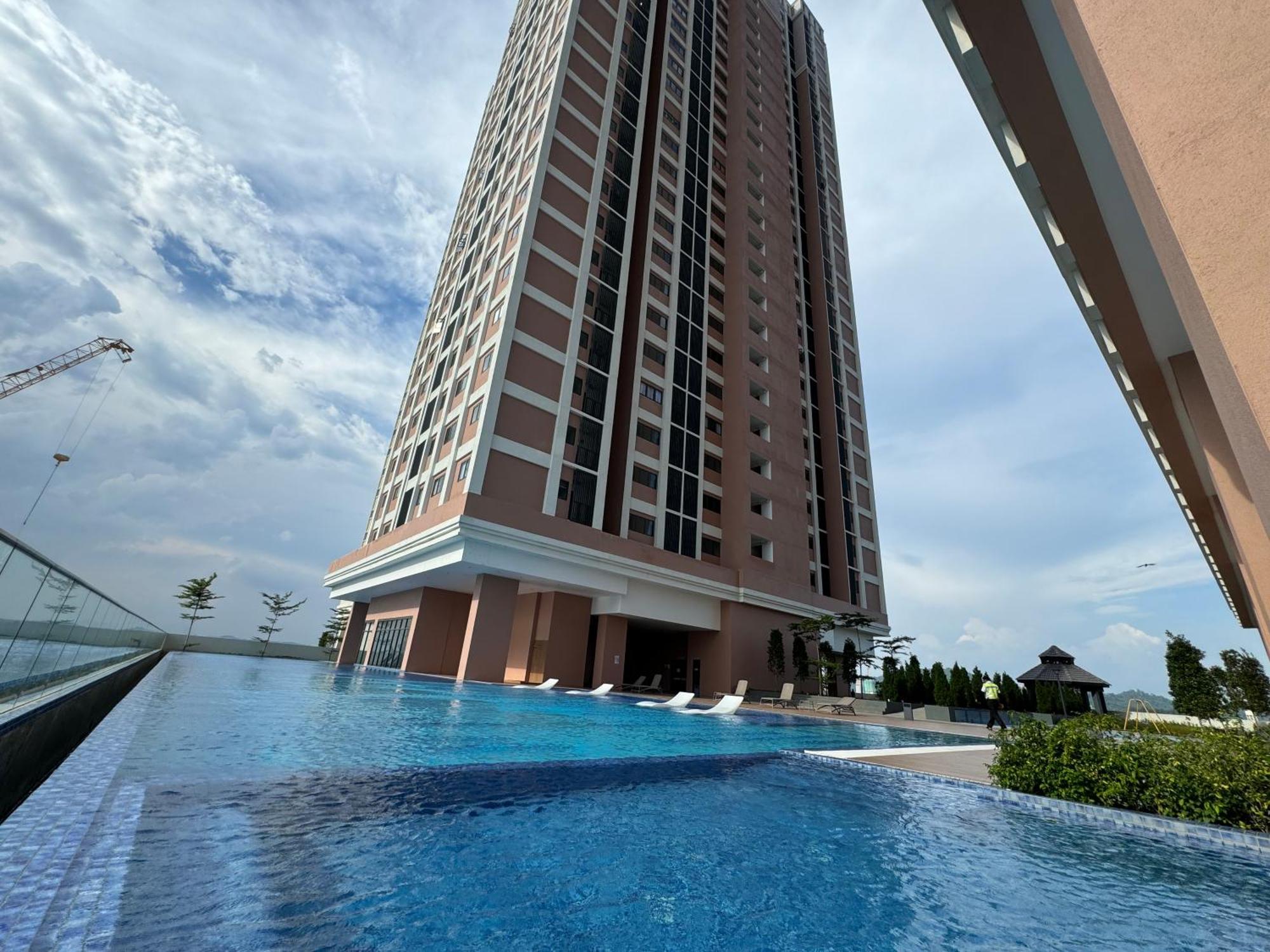 Reenhomestay Edu Sentral Shah Alam *